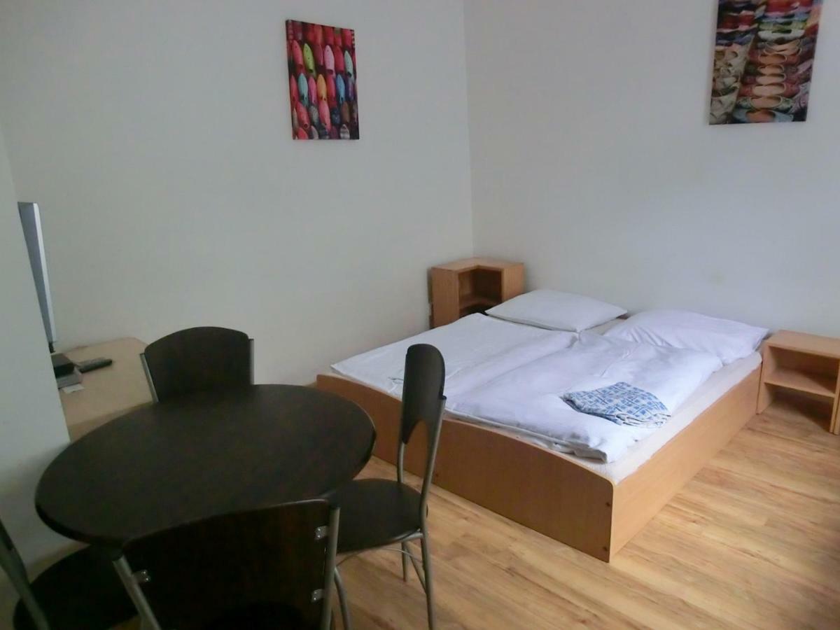 Milano Hostel Marianske Lazne Luaran gambar